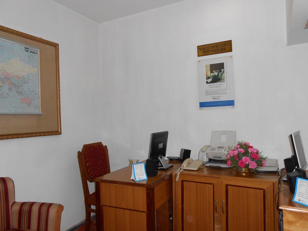 The South Park Hotel Thiruvananthapuram Extérieur photo