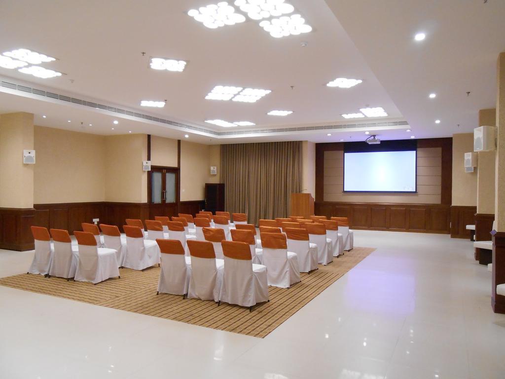 The South Park Hotel Thiruvananthapuram Extérieur photo