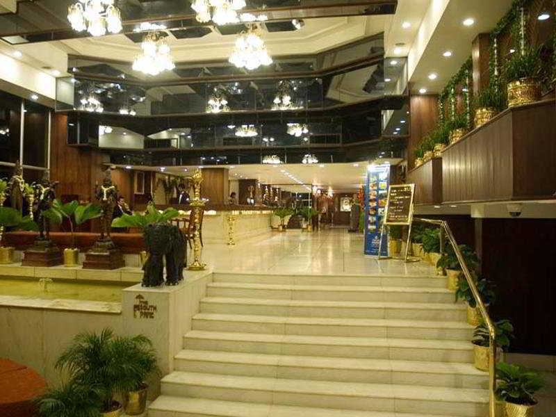 The South Park Hotel Thiruvananthapuram Extérieur photo