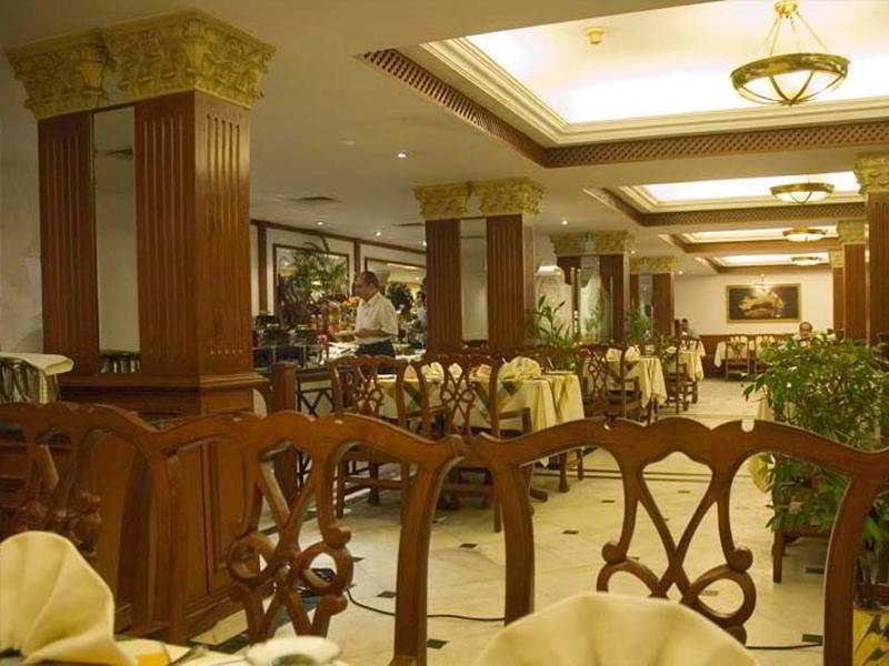 The South Park Hotel Thiruvananthapuram Extérieur photo
