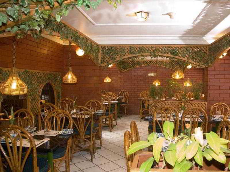 The South Park Hotel Thiruvananthapuram Extérieur photo