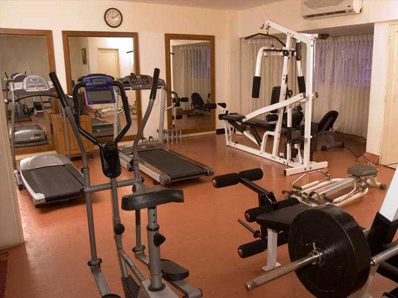 The South Park Hotel Thiruvananthapuram Extérieur photo