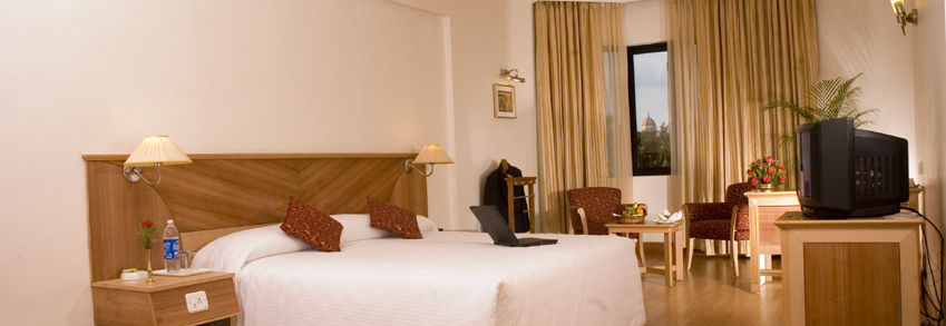 The South Park Hotel Thiruvananthapuram Extérieur photo