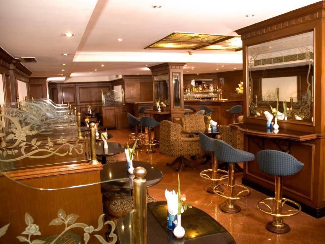The South Park Hotel Thiruvananthapuram Extérieur photo
