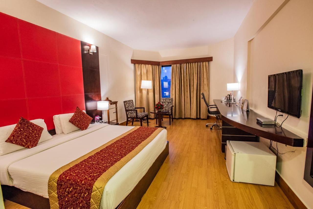 The South Park Hotel Thiruvananthapuram Extérieur photo