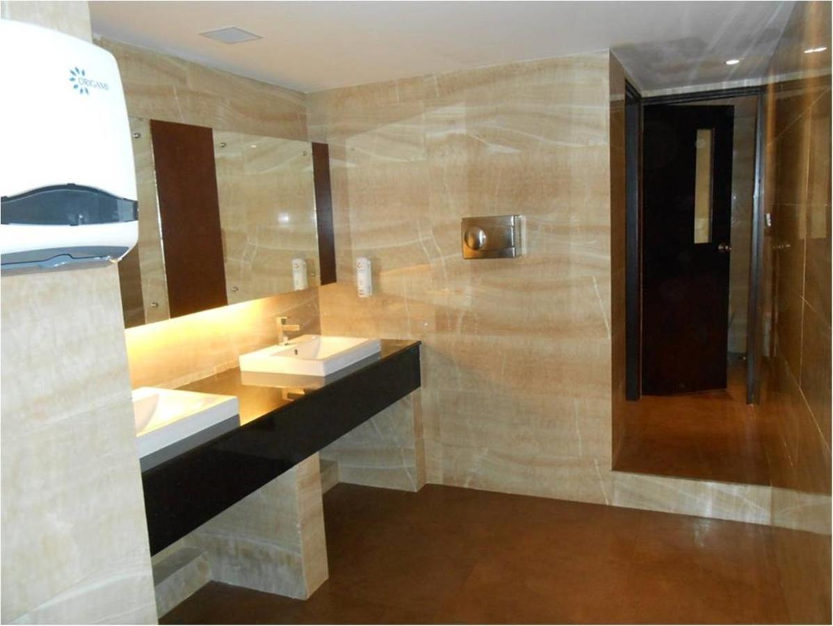 The South Park Hotel Thiruvananthapuram Extérieur photo